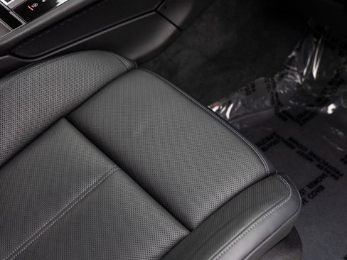 Certified 2025 Porsche Macan image 51