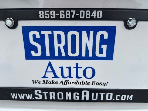 Used 2023 Toyota Highlander XLE AWD/4WD image 20