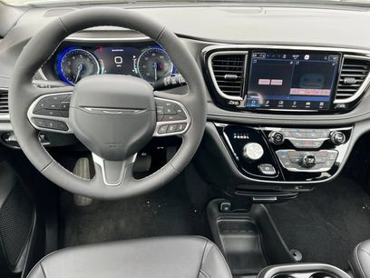 New 2027 Chrysler Pacifica Select