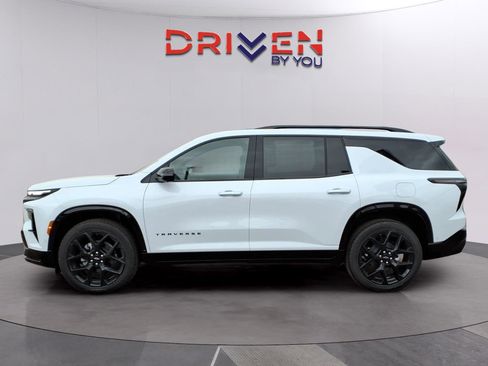 New 2026 Chevrolet Traverse RS FWD image 2
