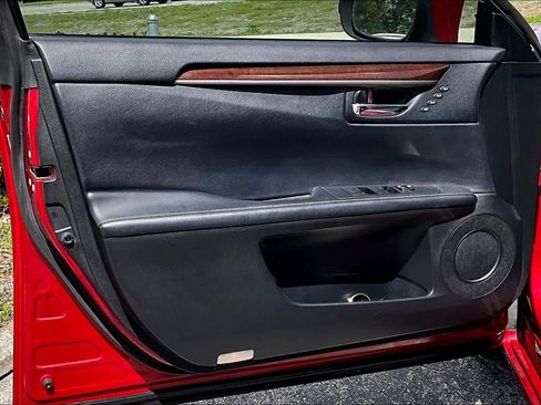 Used 2013 Lexus ES 350 w/ Luxury Pkg image 26