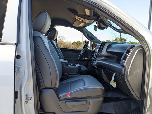 New 2026 RAM 5500 Tradesman w/ Chrome Appearance Group AWD/4WD image 40