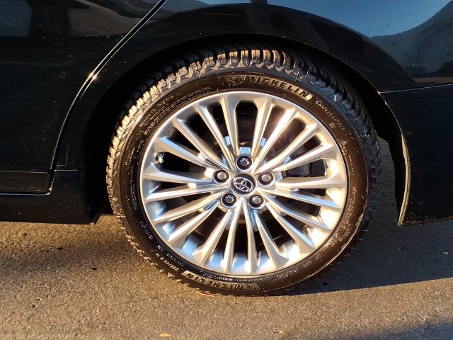 Used 2019 Toyota Avalon Limited w/ All Weather Liner Package FWD image 7