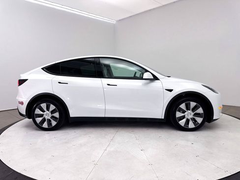 Used 2023 Tesla Model Y Long Range AWD/4WD image 38