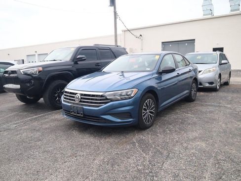Used 2021 Volkswagen Jetta SE FWD image 3