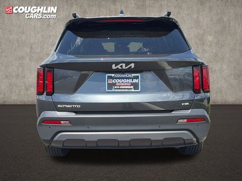 Used 2023 Kia Sorento S w/ Panoramic Sunroof Package AWD/4WD image 6