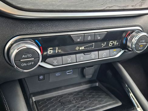 New 2025 Nissan Altima 2.5 SL image 16