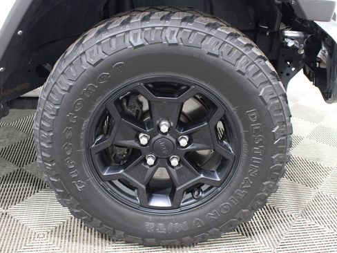 Used 2021 Jeep Gladiator Sport AWD/4WD image 34