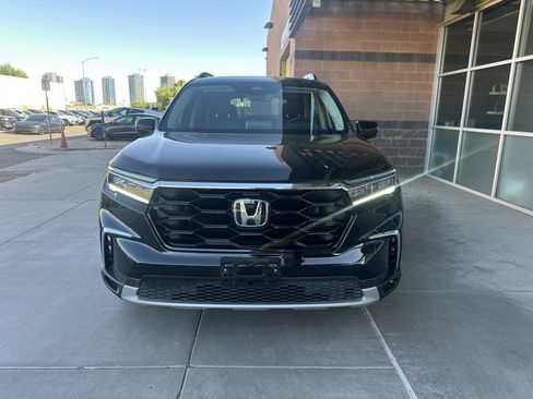 Used 2023 Honda Pilot Touring image 9
