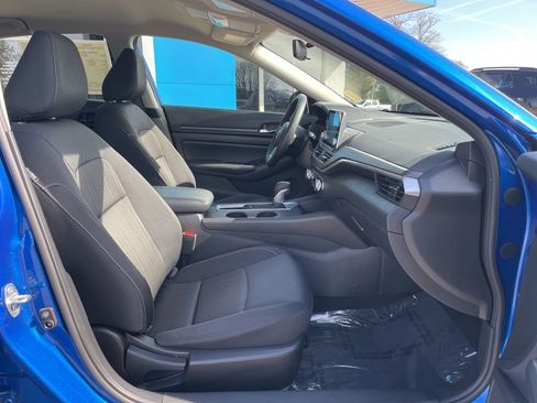 Used 2025 Nissan Altima 2.5 SV image 25