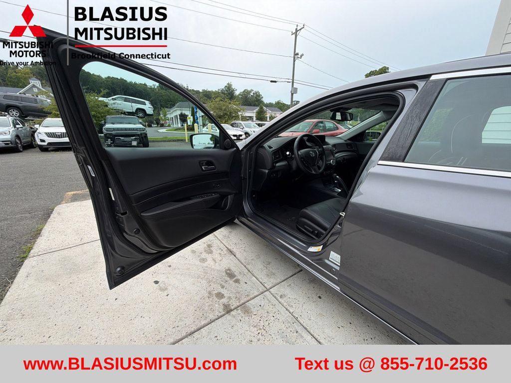 Used 2020 Acura ILX w/ Premium Package FWD image 9