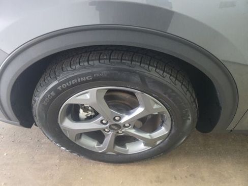 Used 2025 Ford Escape ST-Line FWD image 19