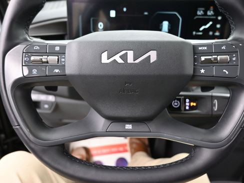 Used 2024 Kia EV9 Light RWD image 19