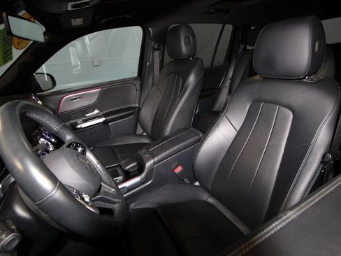 Used 2022 Mercedes-Benz GLB 250 4MATIC image 4