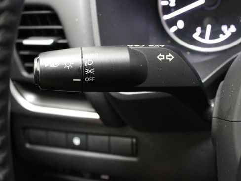 Used 2025 Nissan Rogue SV FWD image 24