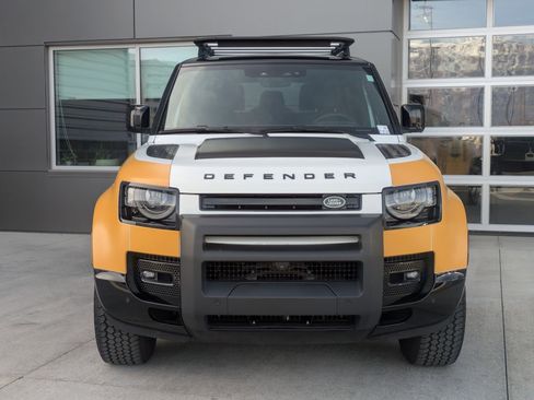 Certified 2023 Land Rover Defender 90 X-Dynamic SE image 2