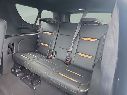 Used 2022 GMC Yukon XL AT4 w/ Technology Package image 30