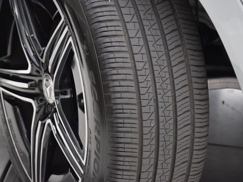 Used 2025 Mercedes-Benz GLE 450 4MATIC w/ AMG Line Exterior image 29