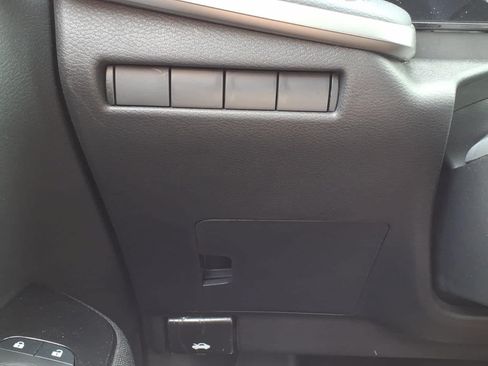 Used 2025 Nissan Kicks S AWD/4WD image 24