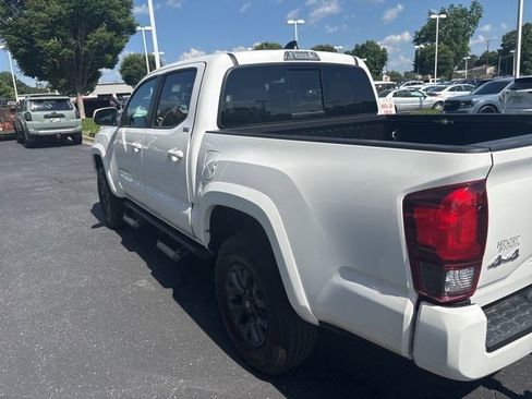 Used 2023 Toyota Tacoma SR5 w/ Technology Package AWD/4WD image 9