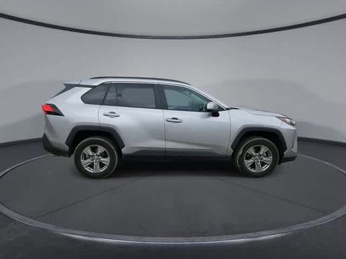 Used 2024 Toyota RAV4 XLE AWD/4WD image 5