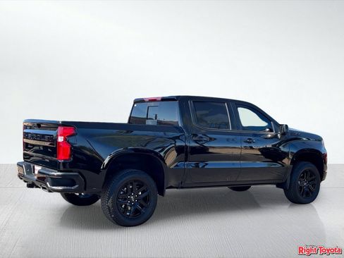 Used 2026 Chevrolet Silverado 1500 LT Trail Boss w/ LT Trail Boss Premium Package AWD/4WD image 5