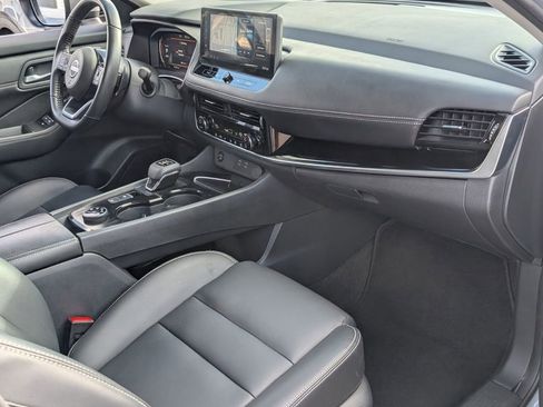 Certified 2024 Nissan Rogue SL image 17