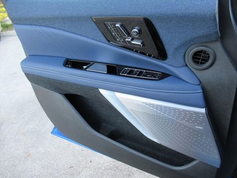 New 2026 Cadillac Optiq Luxury 2 image 28