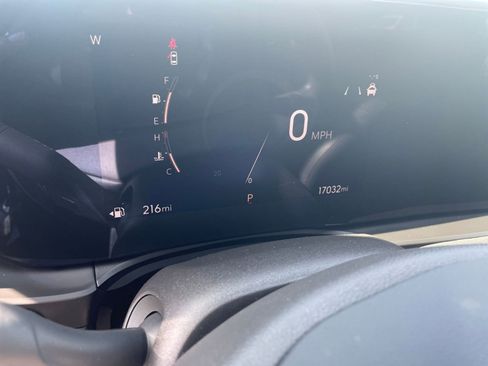 Used 2025 Buick Envista Preferred image 35