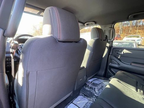 Certified 2025 Nissan Frontier PRO-4X image 20