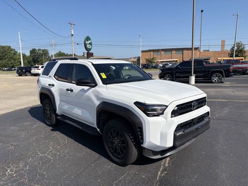 Used 2025 Toyota 4Runner SR5 AWD/4WD image 2