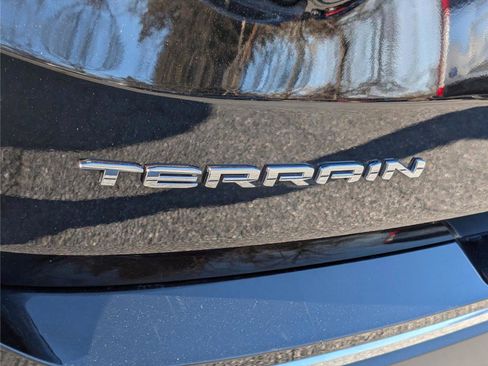 Used 2023 GMC Terrain SLT image 9