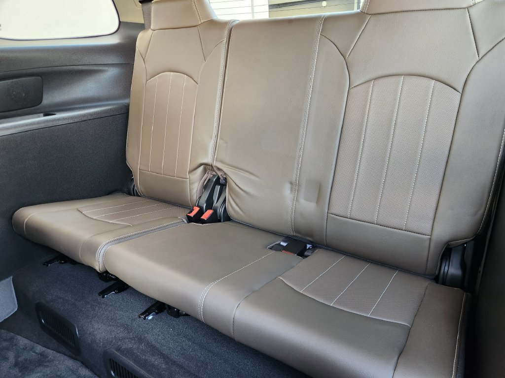 Used 2016 GMC Acadia SLT w/ Open Road Package FWD image 32