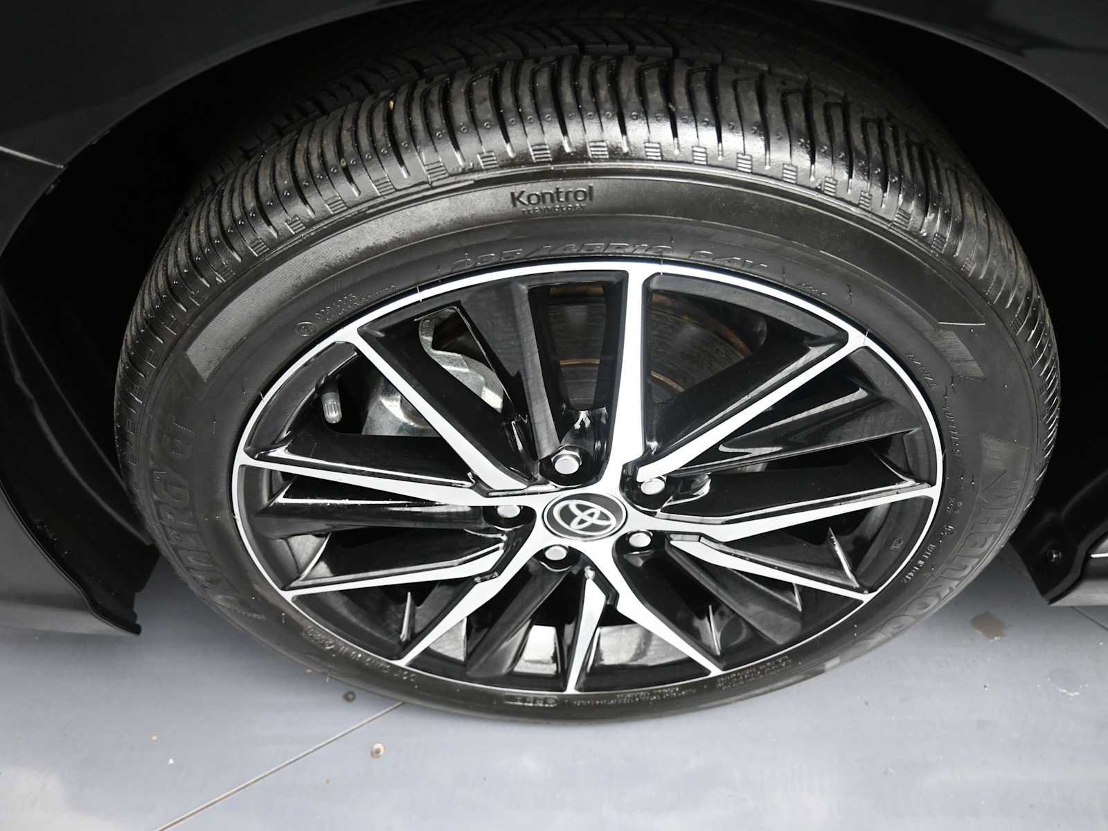 Used 2024 Toyota Camry SE AWD/4WD image 14