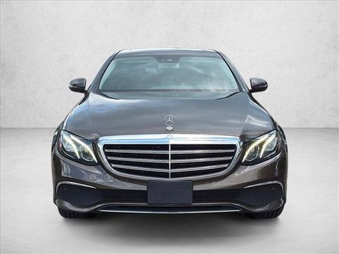 Used 2017 Mercedes-Benz E 300 image 2
