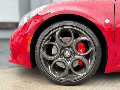 Used 2015 Alfa Romeo 4C Launch Edition w/ Convenience Group image 13