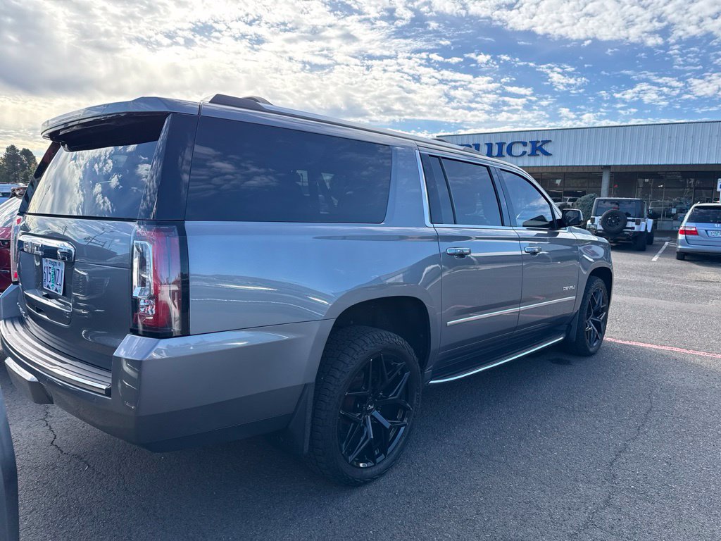 Used 2019 GMC Yukon XL Denali AWD/4WD image 3