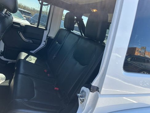 Used 2018 Jeep Wrangler Unlimited Sahara w/ Dual Top Group image 12