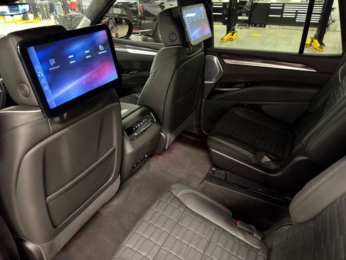 New 2026 Cadillac Escalade V w/ LPO, Floor Liner Package AWD/4WD image 44