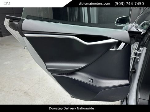 Used 2015 Tesla Model S 90D image 27