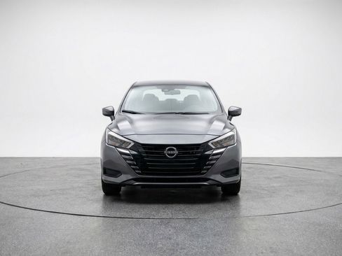 Used 2025 Nissan Versa SV FWD image 2