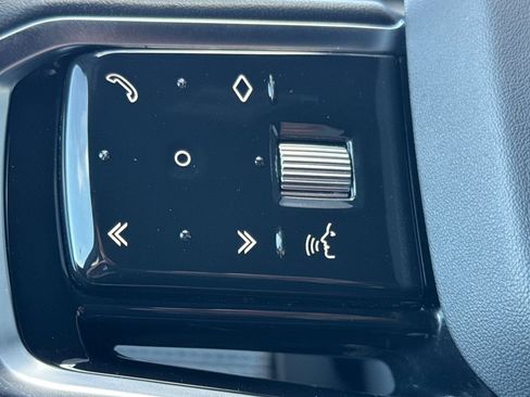 Used 2023 Land Rover Discovery Sport S image 27