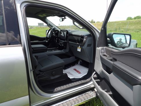 New 2024 Ford F150 XLT w/ Mobile Office Package image 10