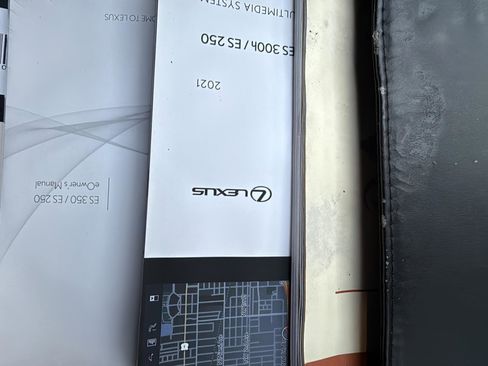 Used 2021 Lexus ES 350 ES 350 Sedan 4D image 40