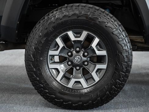 Used 2017 Toyota Tacoma TRD Off-Road w/ Tow Package (A/T) image 25