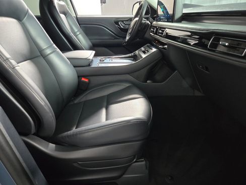 New 2026 Lincoln Aviator 2WD w/ Jet Appearance Package image 21