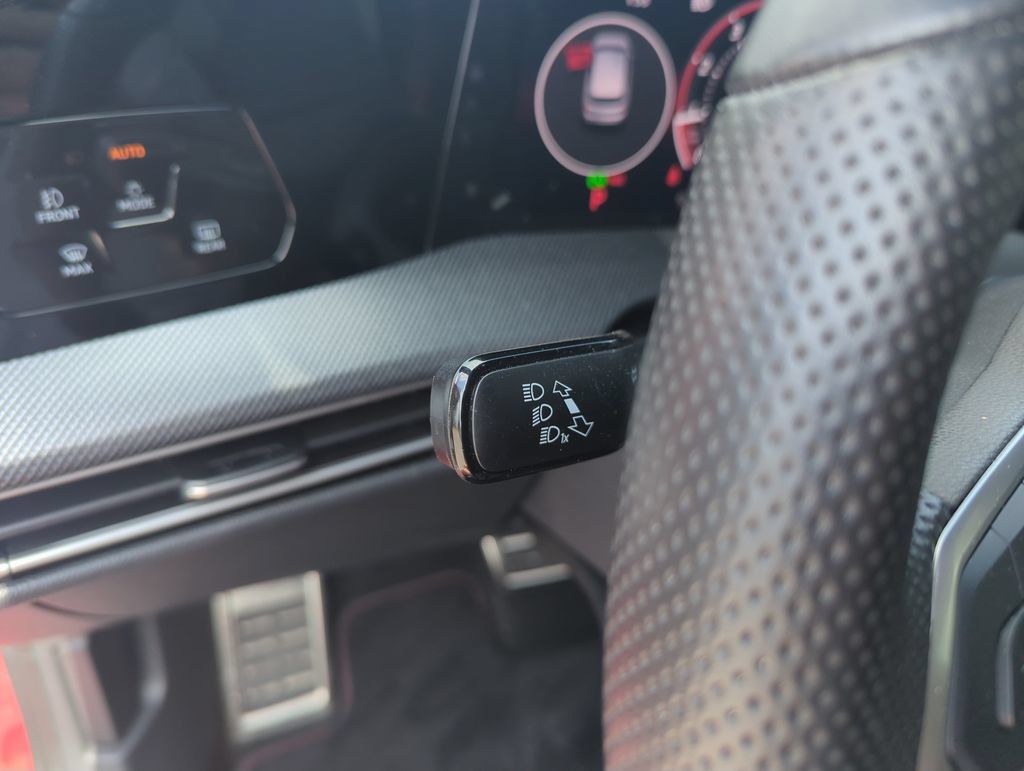 Certified 2026 Volkswagen GTI SE FWD image 21