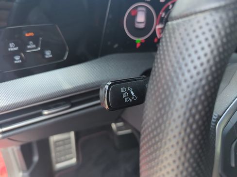 Certified 2026 Volkswagen GTI SE FWD image 21