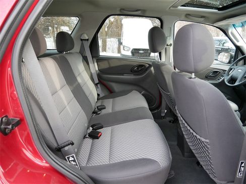 Used 2003 Ford Escape XLT image 9