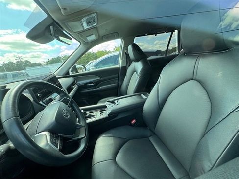 Used 2024 Toyota Grand Highlander XLE image 8